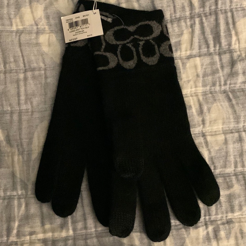 COACH Womens Winter Gloves